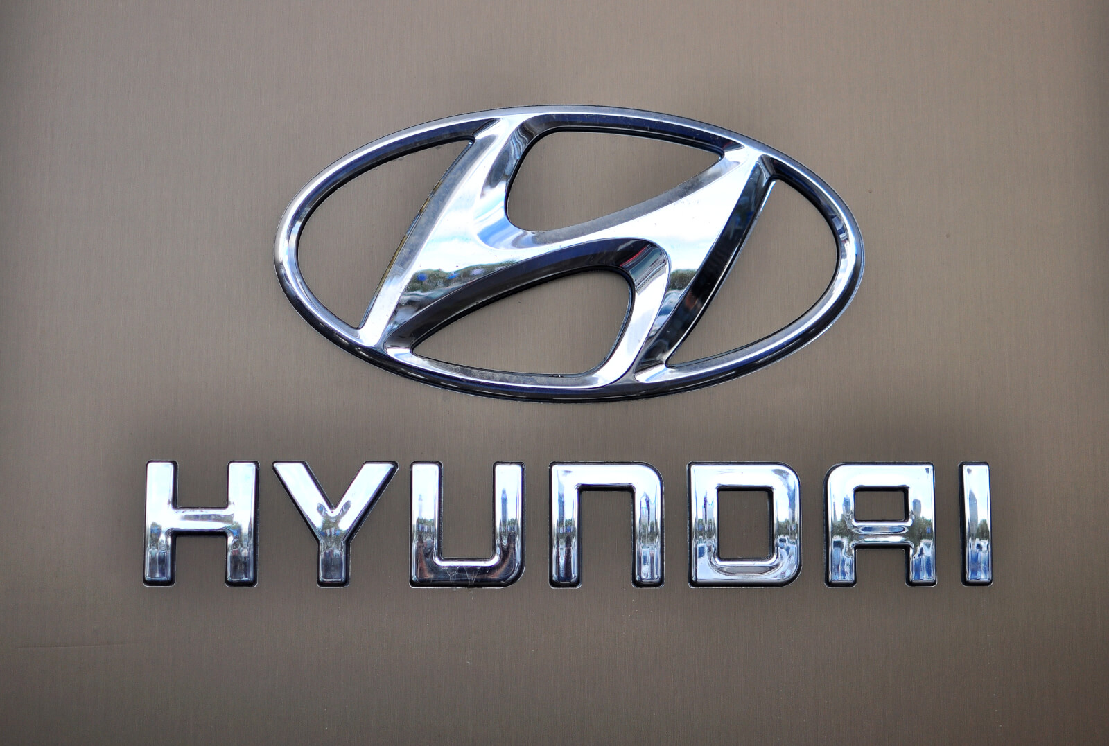 Марка хендай. Hyundai 2030. Логотип Хендай Туксон. Эмблема Хендай Солярис. Фирменный знак Хендай.